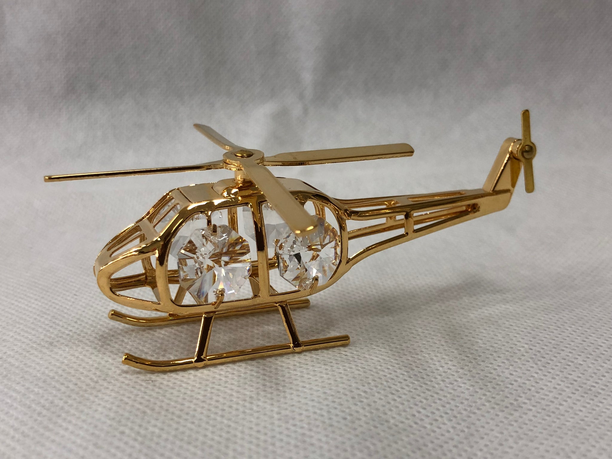 SCU - 3393 - crystal helicopter
